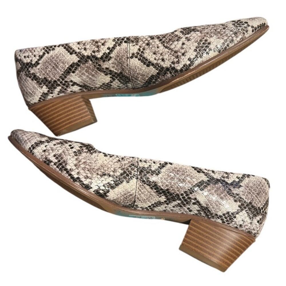 Clarks Snake Print Faux Leather Cushion Plus Stacked Heels Sz 9.5 Gray White